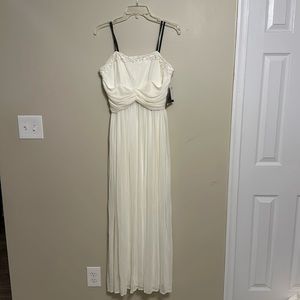 Dusk Collection by Sheila yen.  Womans Ivory dress size 6.  New with Tags